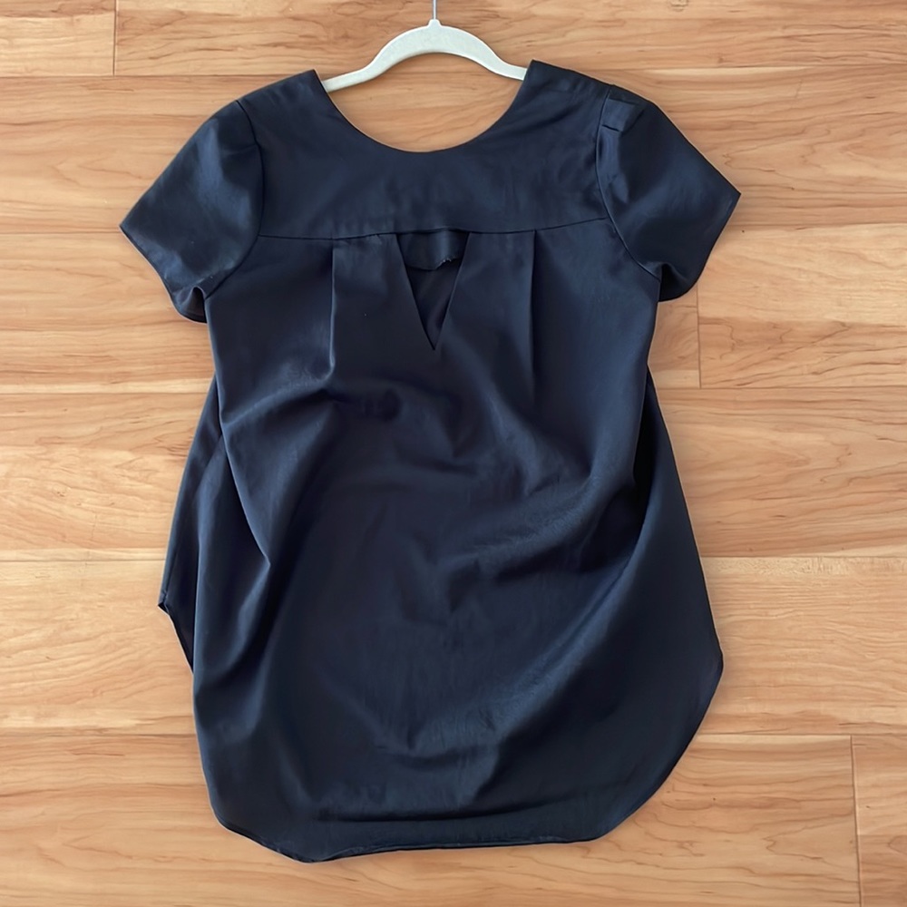 Black Structured Top - Picture 2 of 3